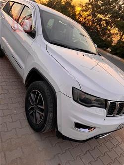 جیپ گراند شیرۆکی